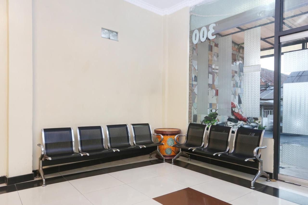 Spot On 2358 Aster Homestay Melati Extérieur photo