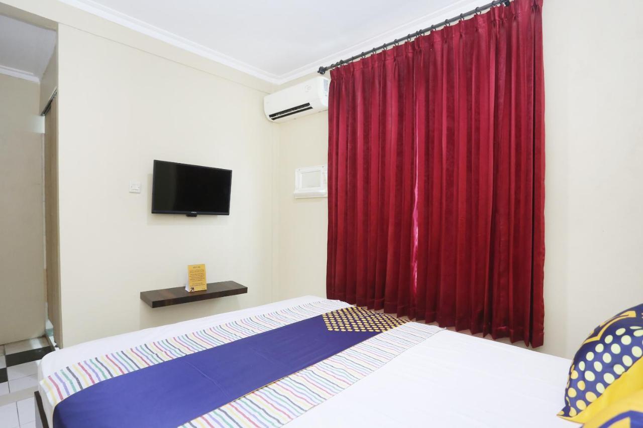Spot On 2358 Aster Homestay Melati Extérieur photo