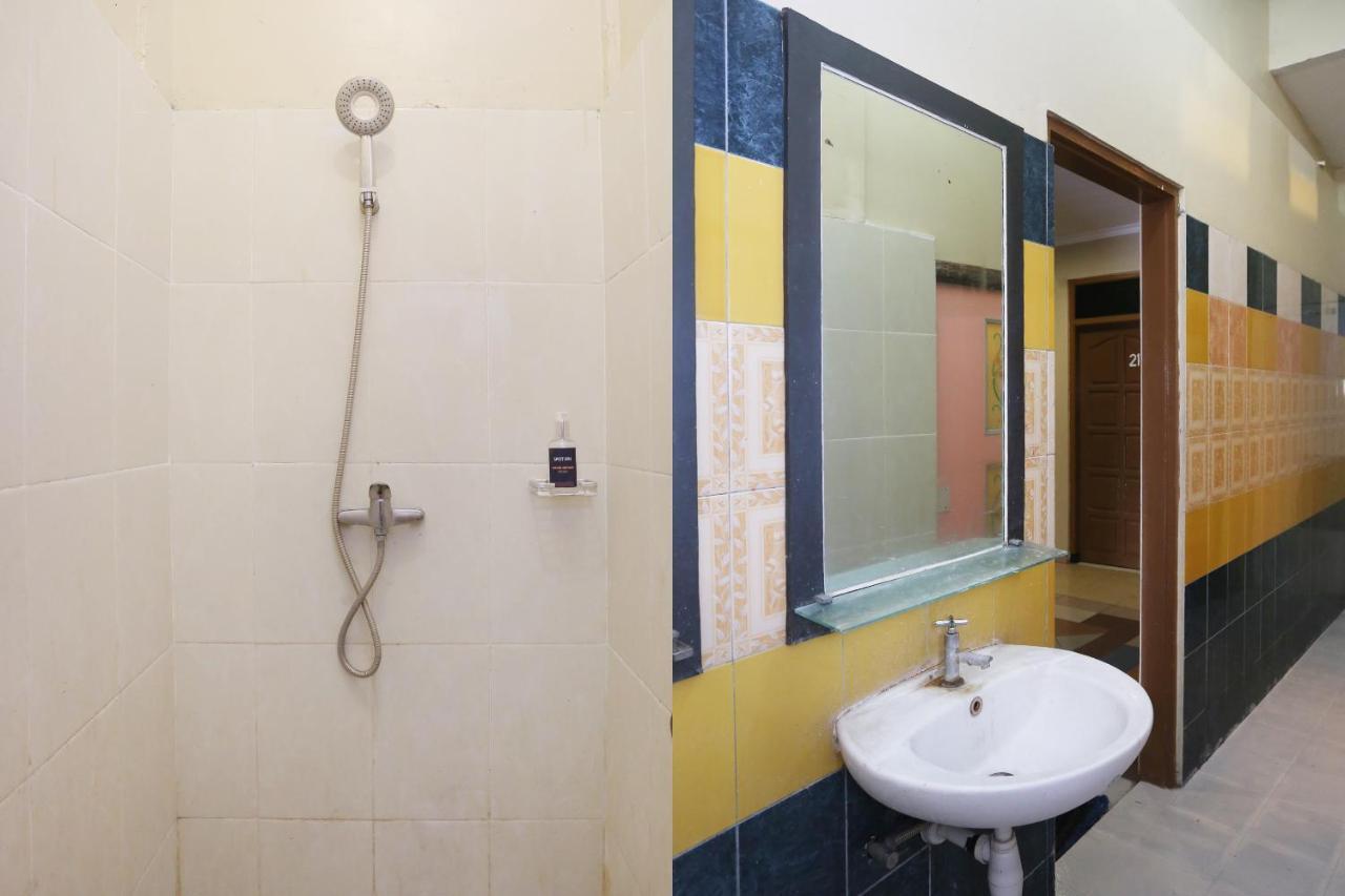 Spot On 2358 Aster Homestay Melati Extérieur photo