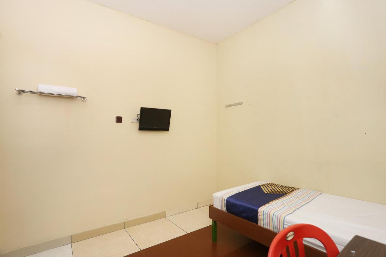 Spot On 2358 Aster Homestay Melati Extérieur photo