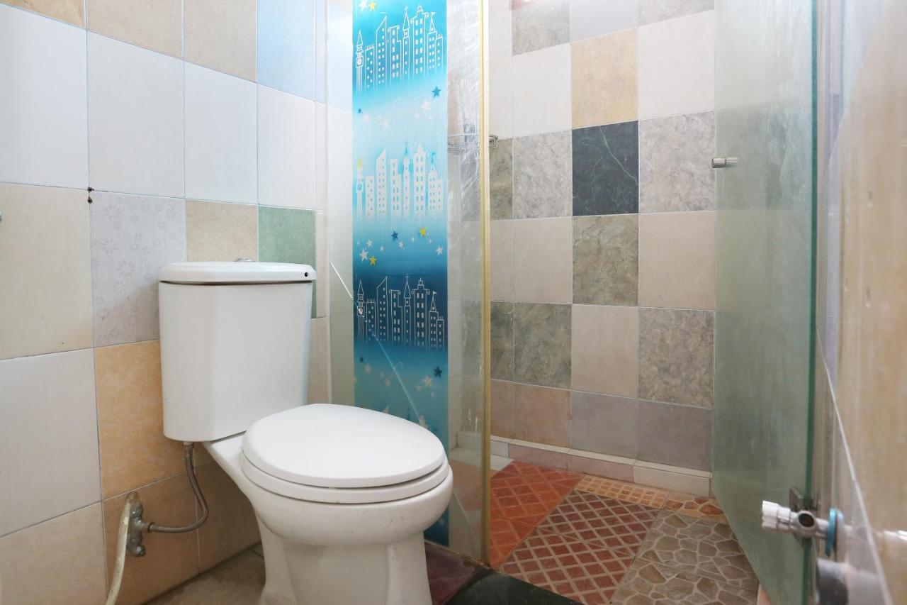Spot On 2358 Aster Homestay Melati Extérieur photo