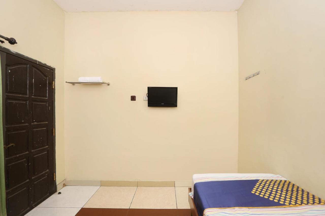 Spot On 2358 Aster Homestay Melati Extérieur photo