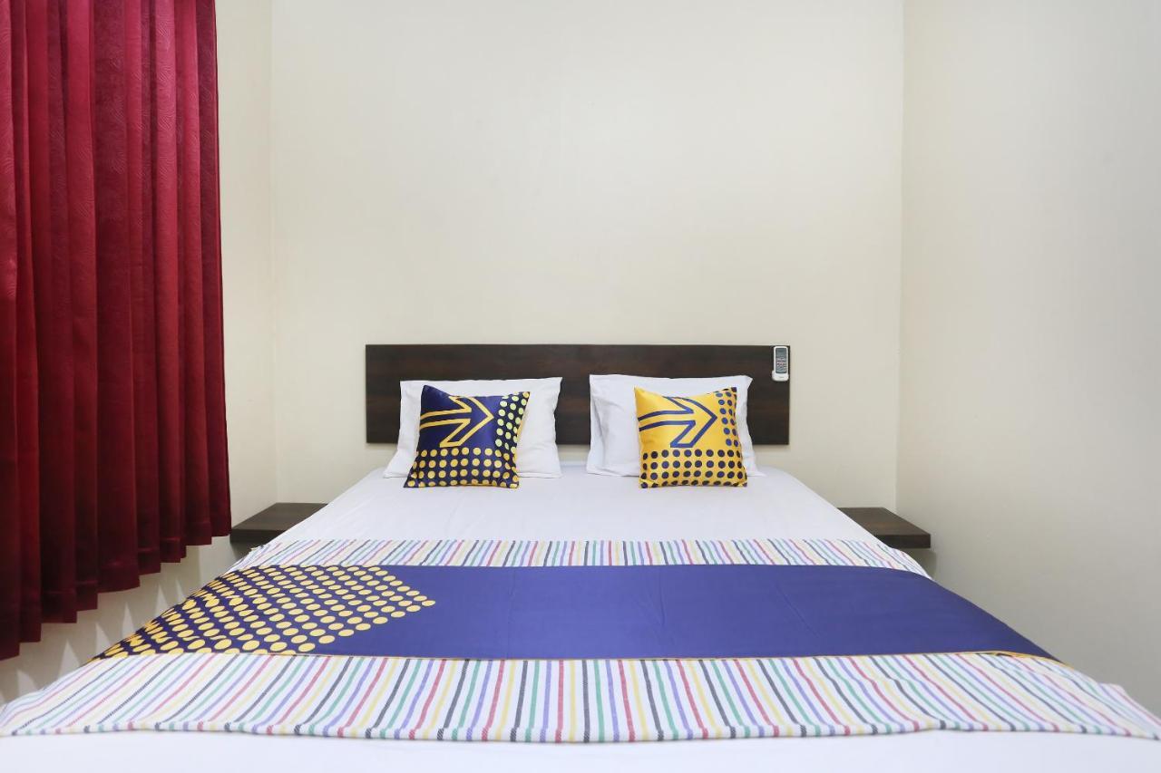 Spot On 2358 Aster Homestay Melati Extérieur photo