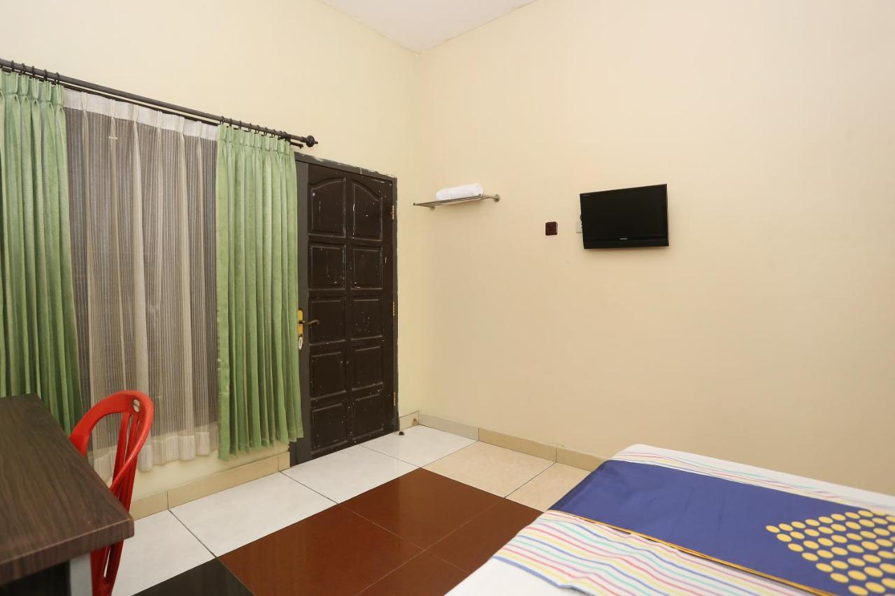Spot On 2358 Aster Homestay Melati Extérieur photo