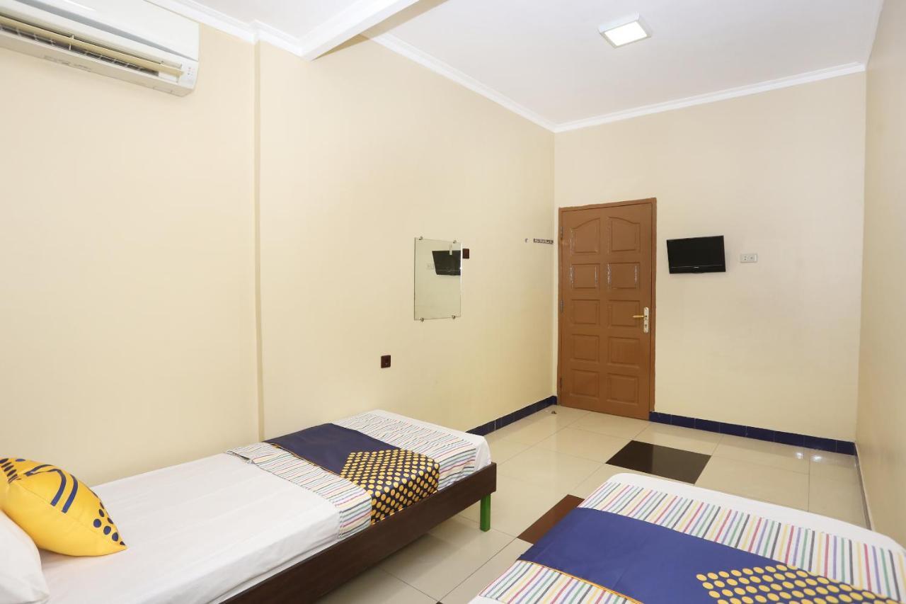 Spot On 2358 Aster Homestay Melati Extérieur photo