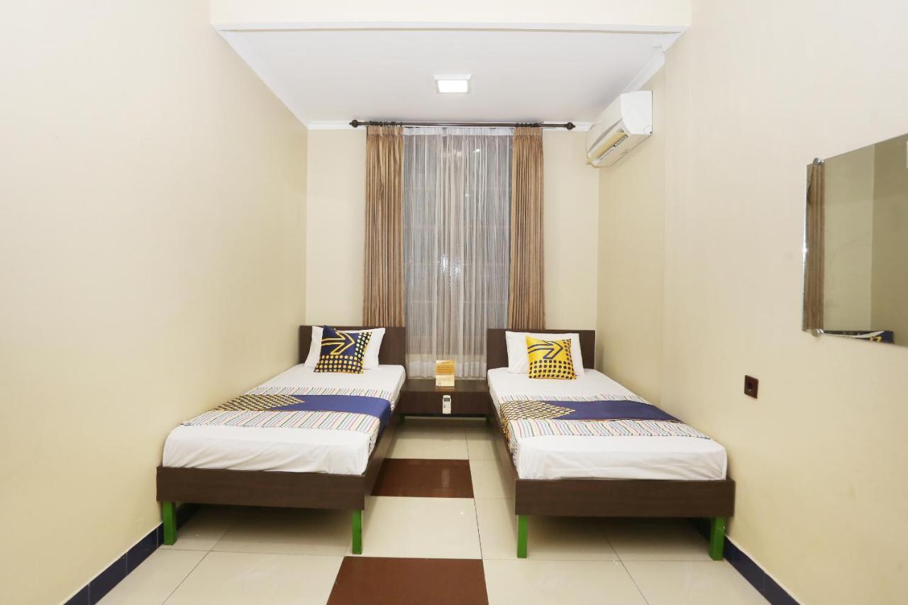 Spot On 2358 Aster Homestay Melati Extérieur photo