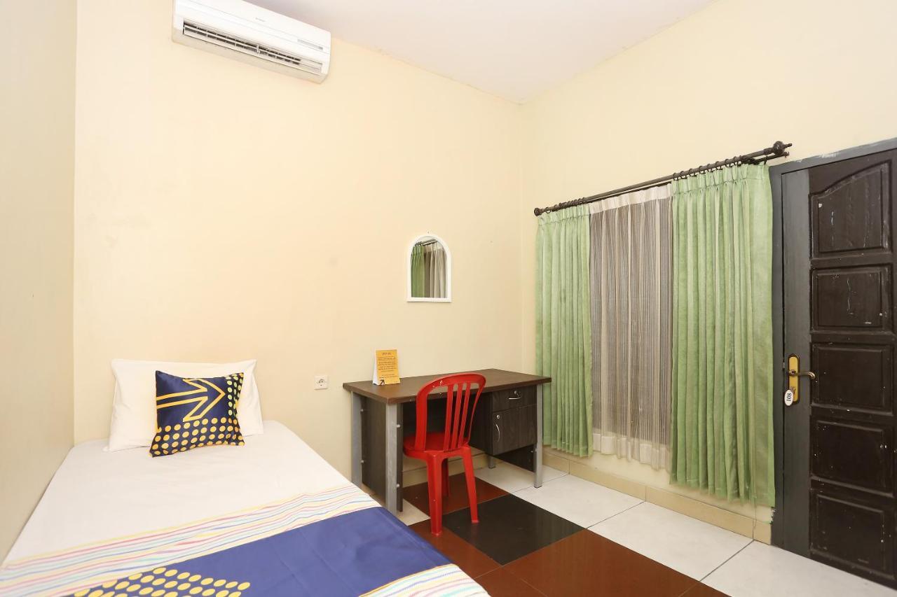 Spot On 2358 Aster Homestay Melati Extérieur photo