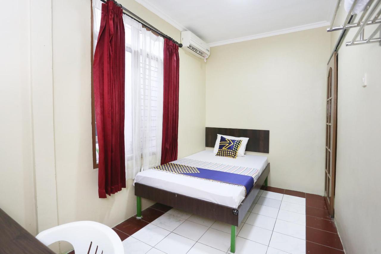 Spot On 2358 Aster Homestay Melati Extérieur photo